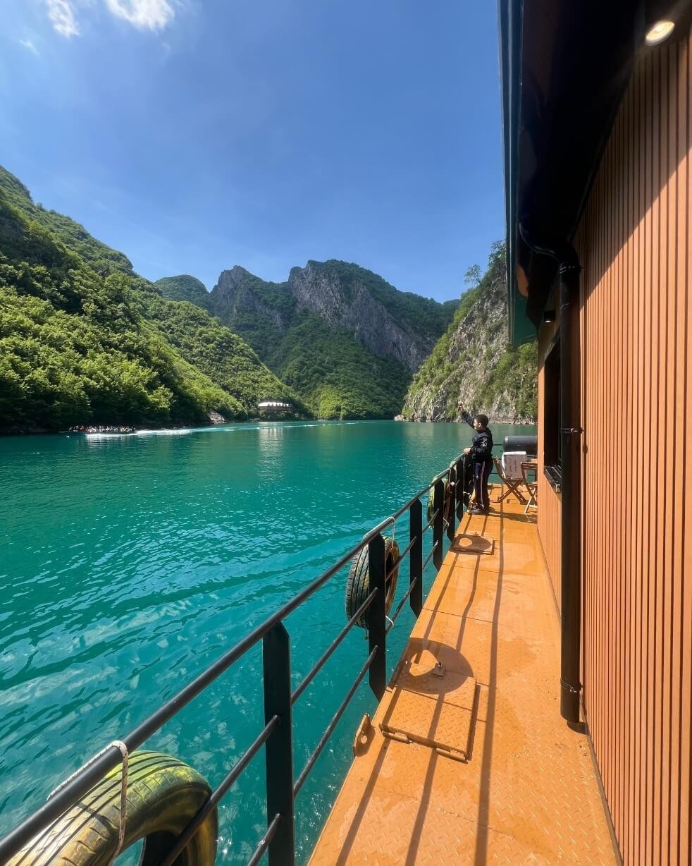 Floating House “Blini”